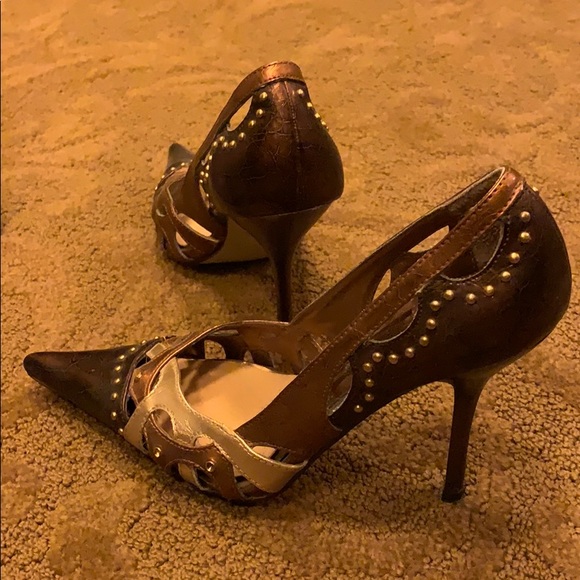 Heels - Picture 2 of 3